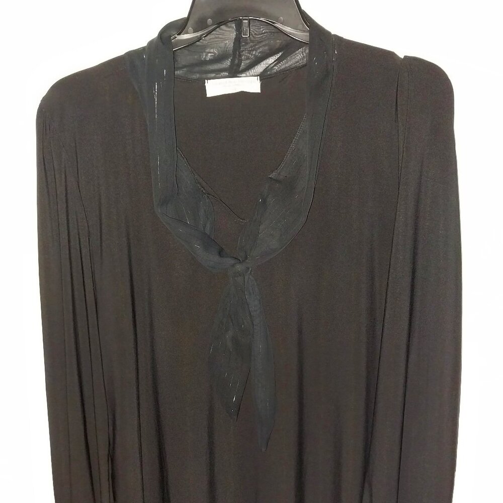 Lady’s Grand Avenue Design 2X long-sleeve blouse